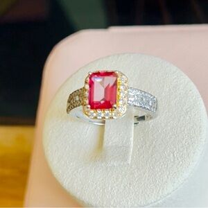 Elegant Silver Ring with Natural Pink Topaz Gemstone